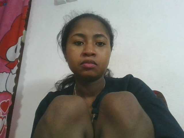 Marinah1a live cam on BongaCams