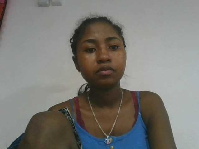 Marinah1a live cam on BongaCams