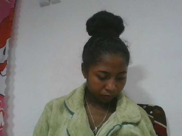 Marinah1a live cam on BongaCams