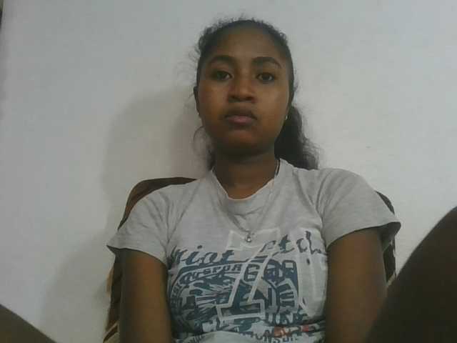 Marinah1a live cam on BongaCams