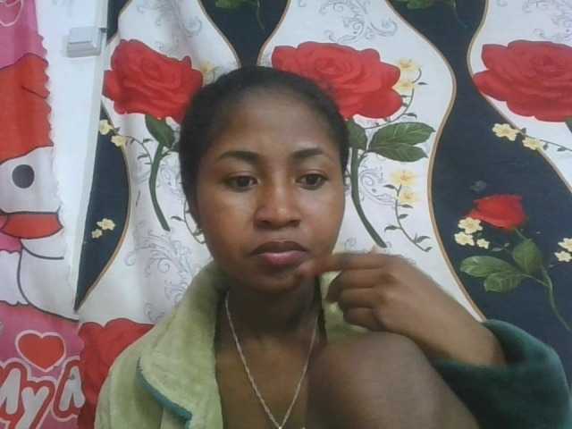 Marinah1a live cam on BongaCams