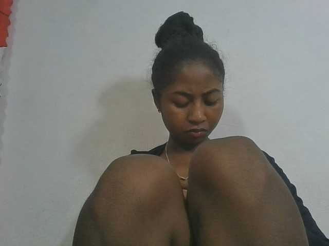 Marinah1a live cam on BongaCams