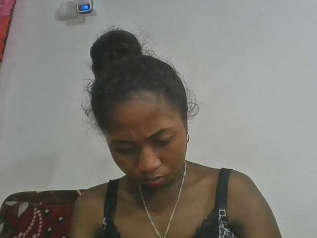 Marinah1a live cam on BongaCams
