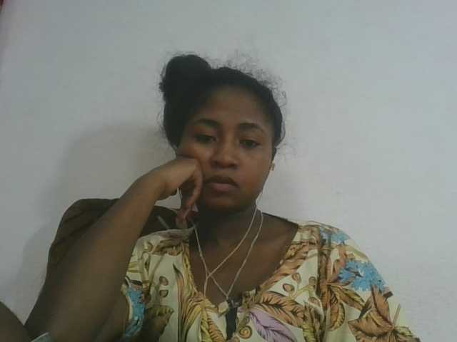 Marinah1a live cam on BongaCams