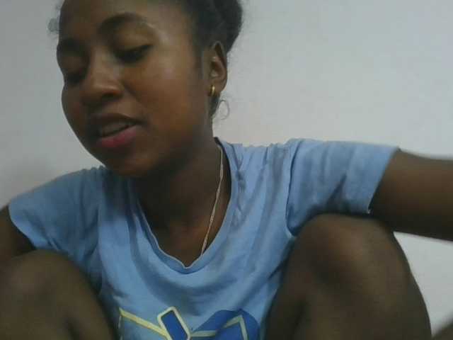 Marinah1a live cam on BongaCams
