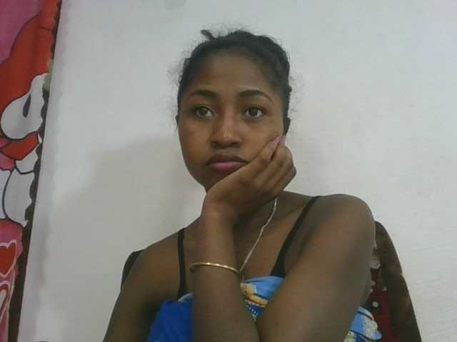Marinah1a live cam on BongaCams