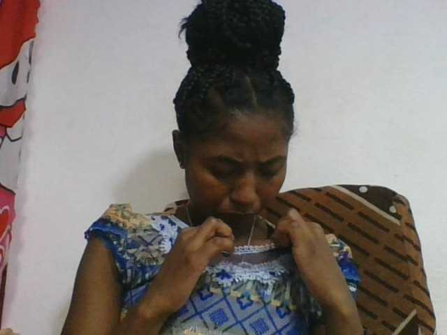 Marinah1a live cam on BongaCams