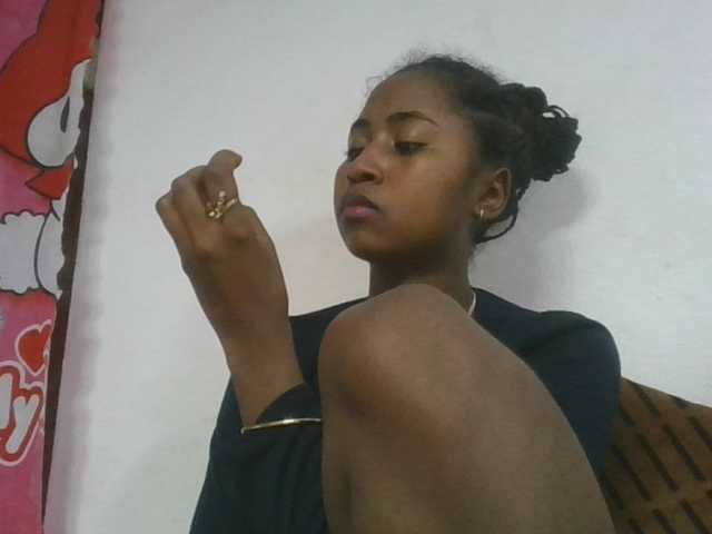 Marinah1a live cam on BongaCams
