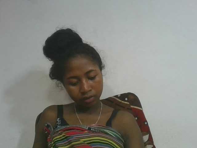 Marinah1a live cam on BongaCams