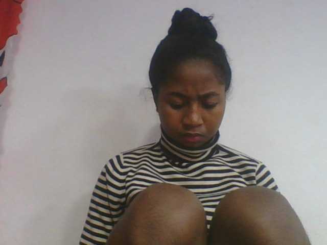 Marinah1a live cam on BongaCams