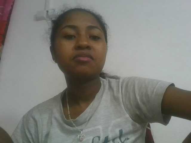 Marinah1a live cam on BongaCams