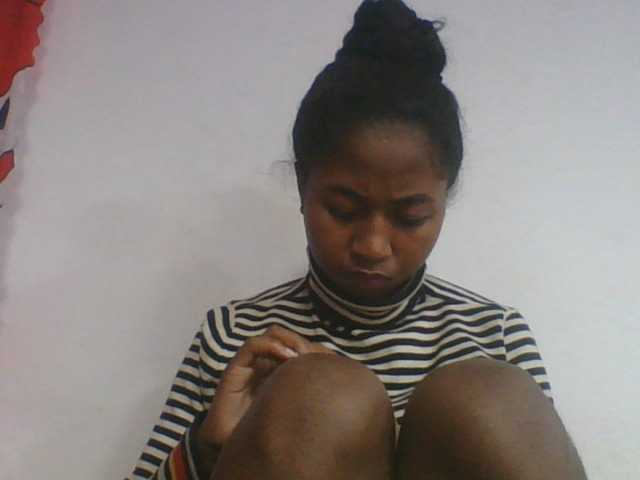 Marinah1a live cam on BongaCams