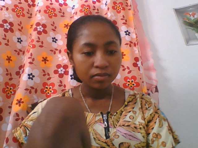 Marinah1a live cam on BongaCams