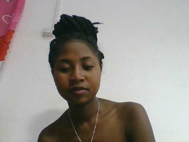Marinah1a live cam on BongaCams