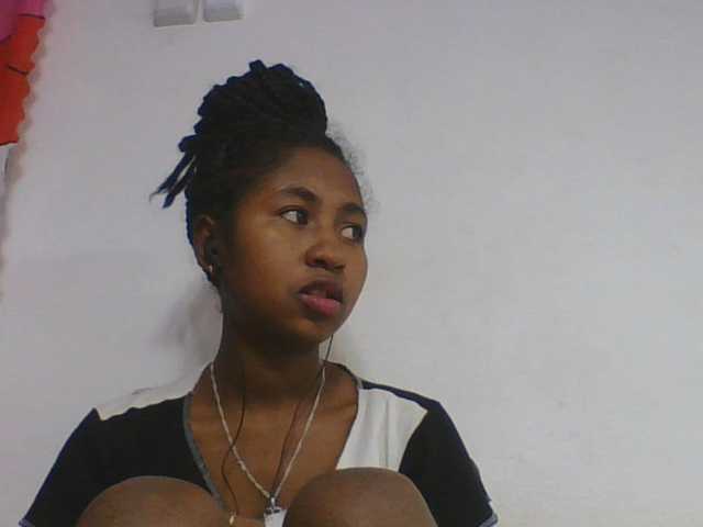 Marinah1a live cam on BongaCams