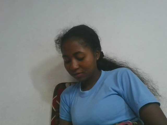 Marinah1a live cam on BongaCams