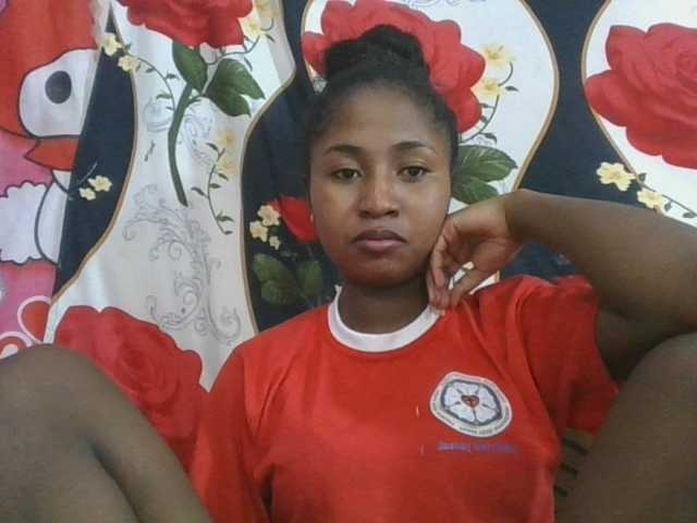 Marinah1a live cam on BongaCams