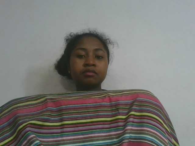 Marinah1a live cam on BongaCams