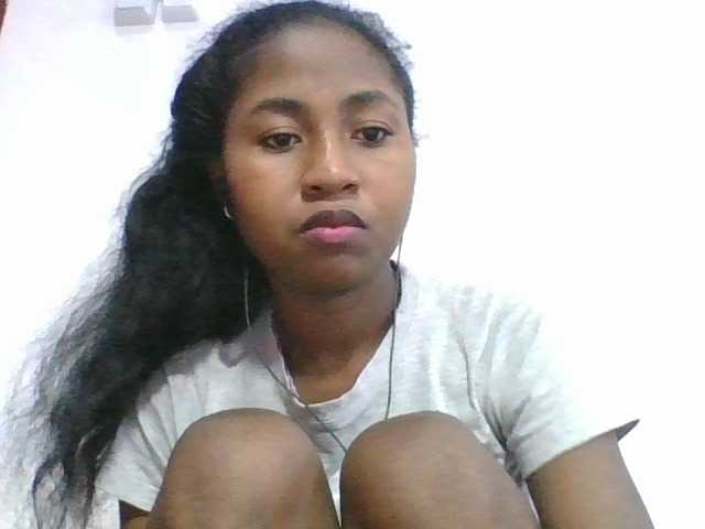 Marinah1a live cam on BongaCams