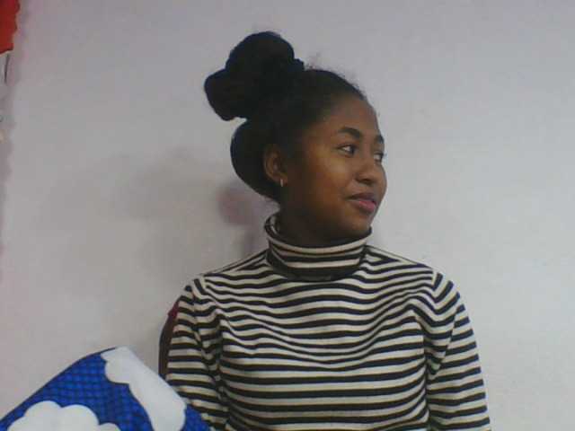 Marinah1a live cam on BongaCams
