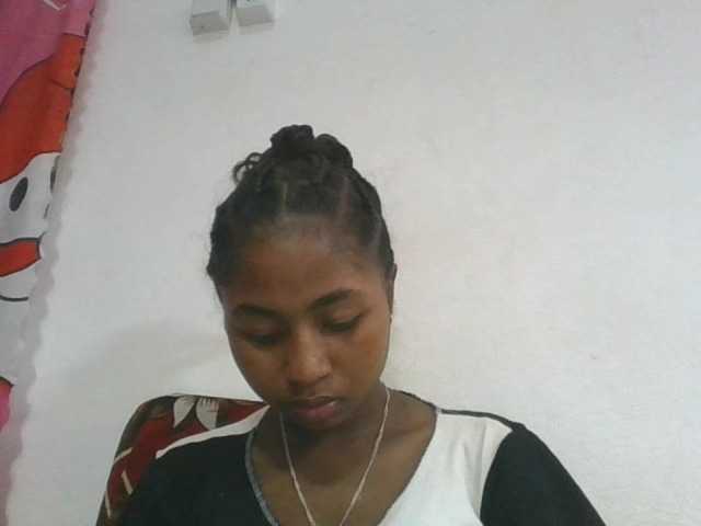 Marinah1a live cam on BongaCams