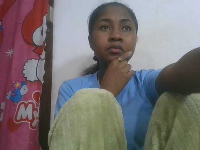 Marinah1a live cam on BongaCams