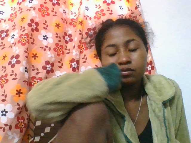 Marinah1a live cam on BongaCams