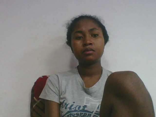 Marinah1a live cam on BongaCams