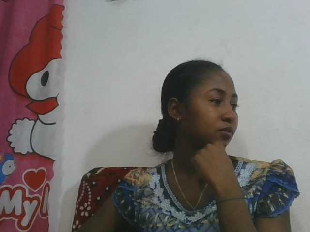 Marinah1a live cam on BongaCams
