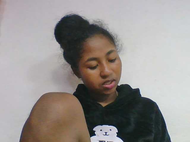 Marinah1a live cam on BongaCams