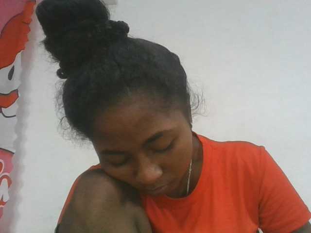 Marinah1a live cam on BongaCams
