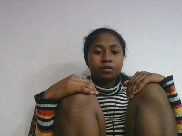 Marinah1a live cam on BongaCams