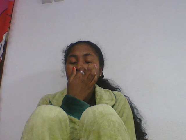 Marinah1a live cam on BongaCams
