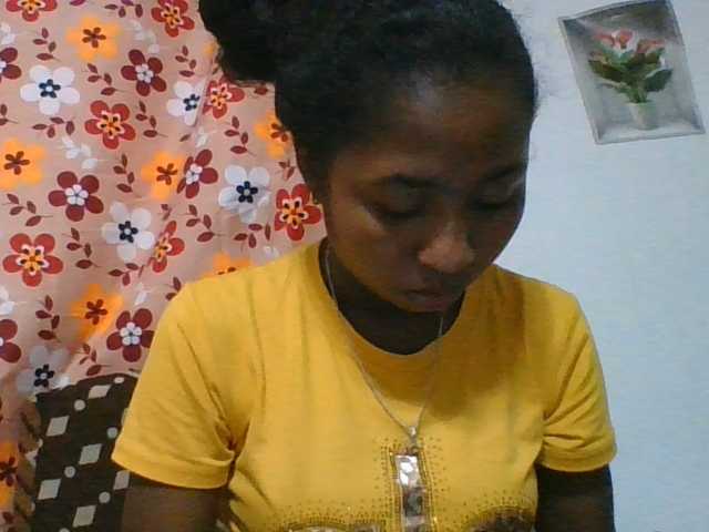 Marinah1a live cam on BongaCams