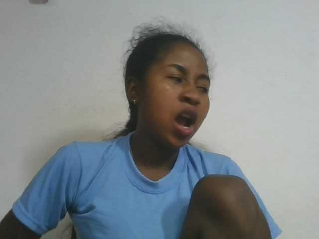 Marinah1a live cam on BongaCams
