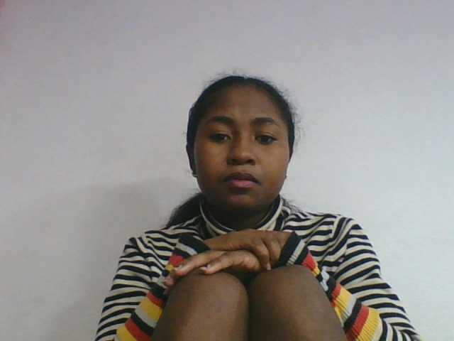 Marinah1a live cam on BongaCams