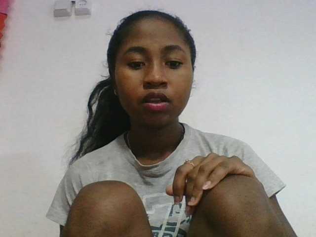 Marinah1a live cam on BongaCams