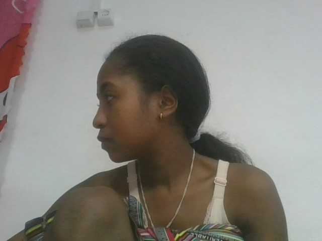 Marinah1a live cam on BongaCams