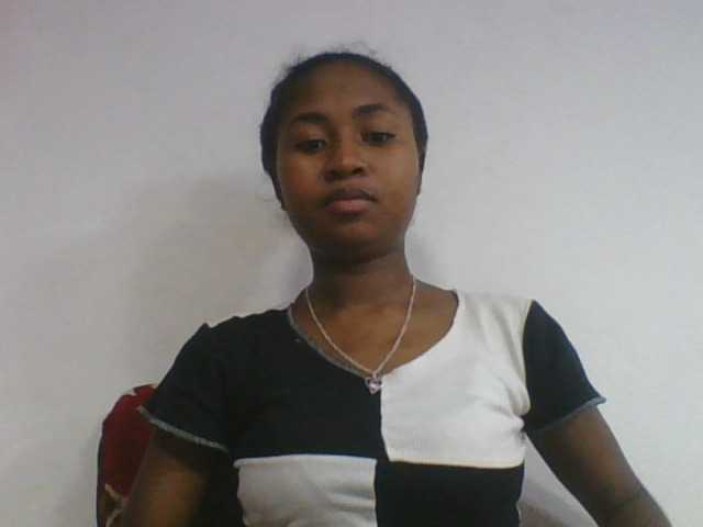 Marinah1a live cam on BongaCams