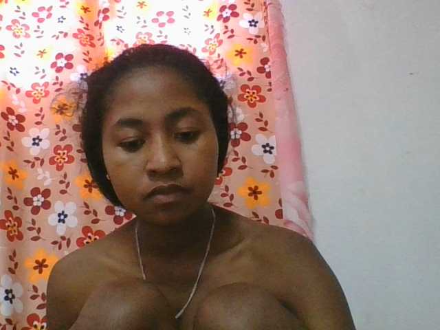 Marinah1a live cam on BongaCams