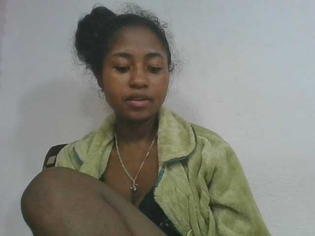 Marinah1a live cam on BongaCams