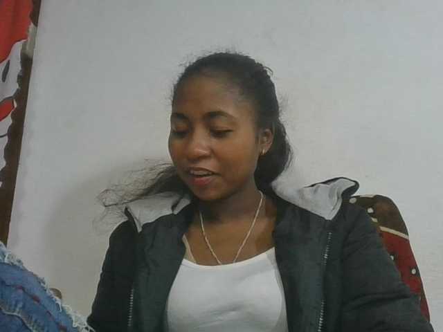 Marinah1a live cam on BongaCams