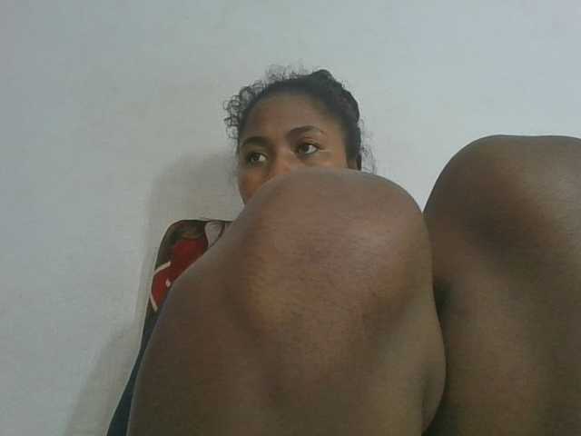 Marinah1a live cam on BongaCams