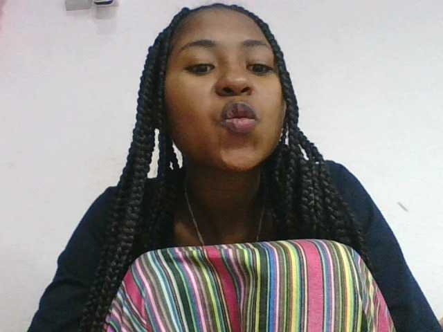 Marinah1a live cam on BongaCams