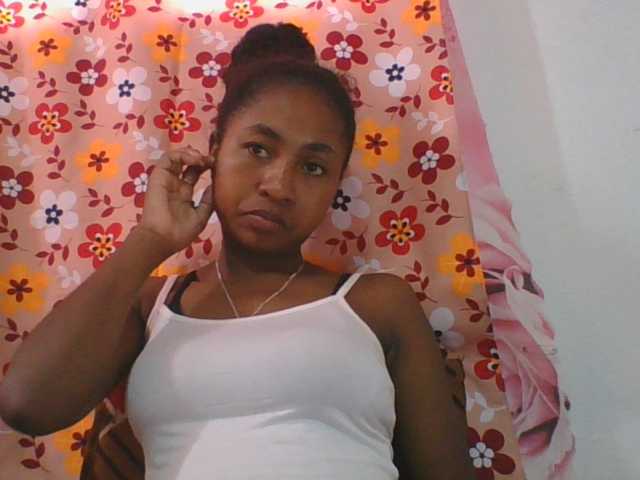 Marinah1a live cam on BongaCams