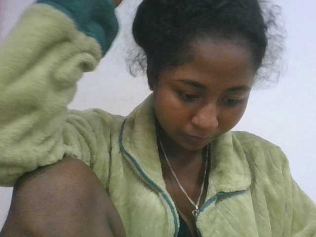 Marinah1a live cam on BongaCams