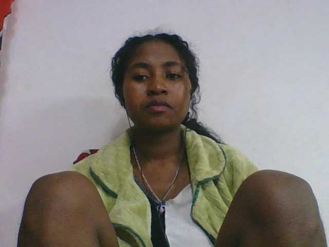 Marinah1a live cam on BongaCams
