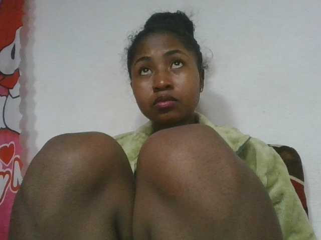 Marinah1a live cam on BongaCams