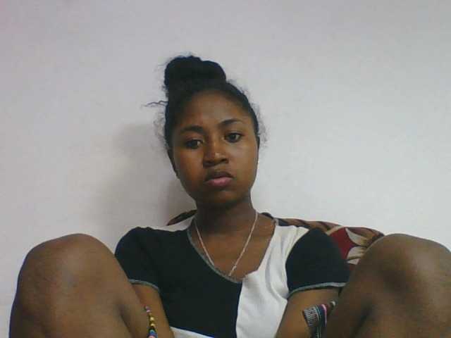 Marinah1a live cam on BongaCams