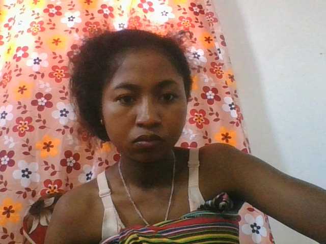 Marinah1a live cam on BongaCams